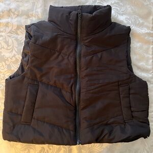 WDIRARA Black Puffer Vest Women’s Large Cropped Outerwear Stand Collar New)